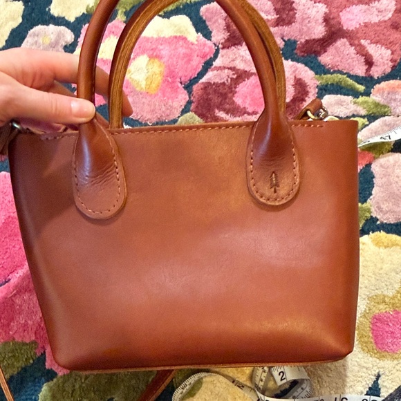 Portland Leather Small Raindrop Crossbody Bag in Honey - Picture 7 of 10
